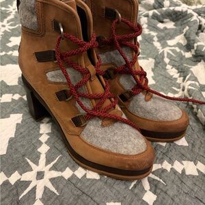 Sorel Tan Leather and Gray Felt Lace-Up Heeled Boot with Red Laces